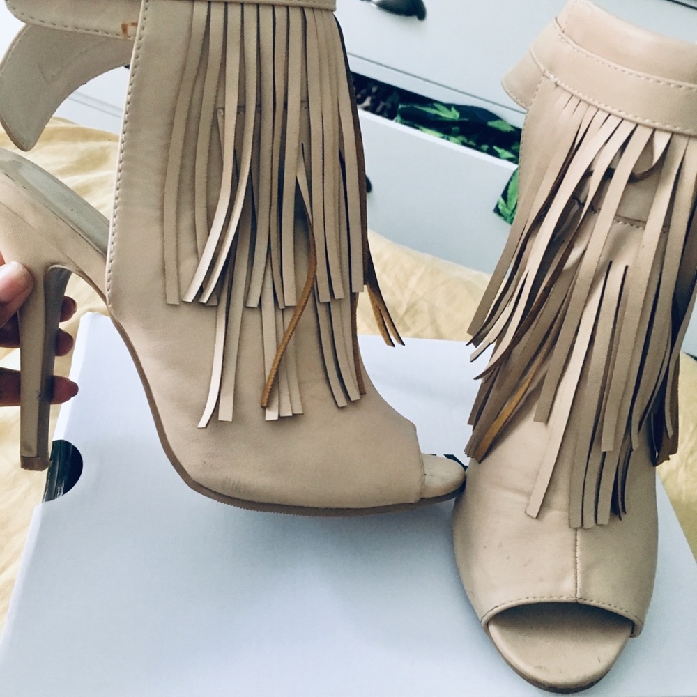 Heels - Picture 2 of 2